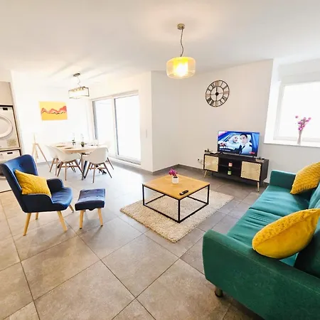 Apartment Comfort 3br With Terrace & Parking